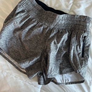 Lululemon Tracker Low-Rise Lined Short 4 inch